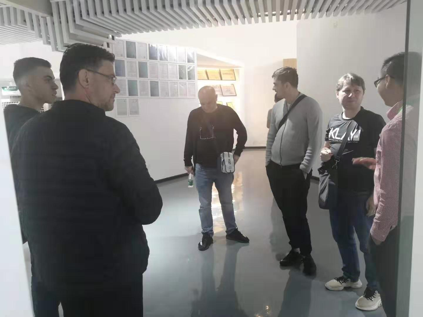 欢迎罗马尼亚友人莅临我公司参观考察